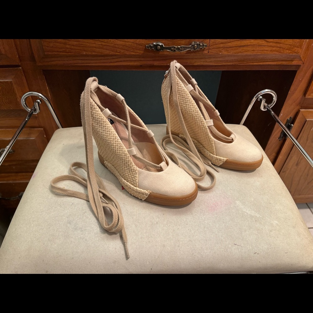 Natural color canvas Dolce & Gabbana espadrille wedges